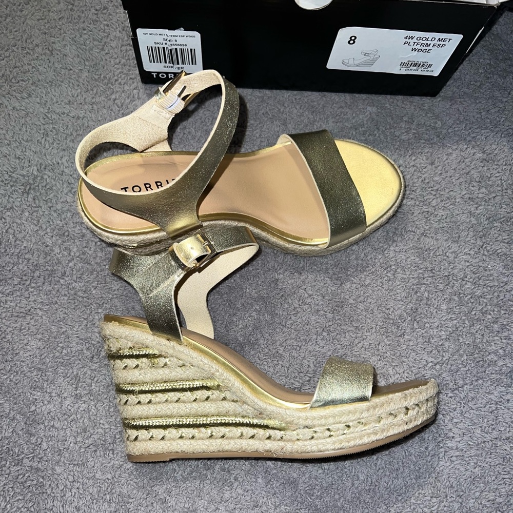NIB Torrid Gold Faux Leather Espadrille Platform Wedge Wide Size 8